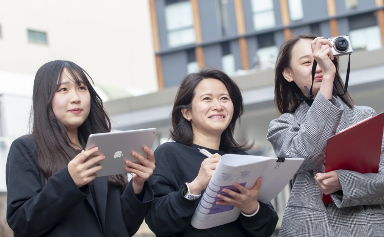卒業生の方へのトップメイン画像